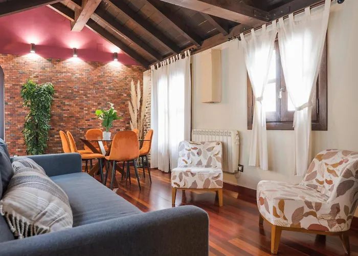 Teresitas Junto A La Catedral