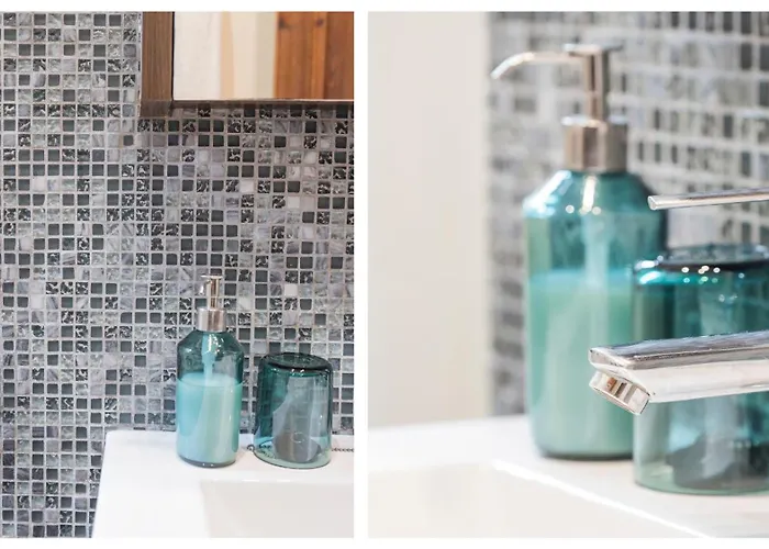 Teresitas Junto A La Catedral